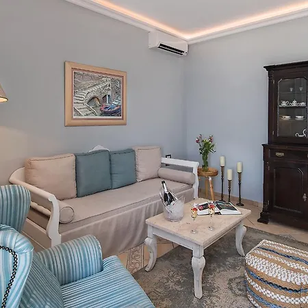 Malteza Private Imerovigli (Santorini)